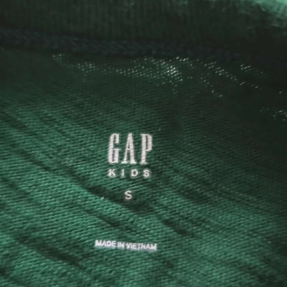 GAP Kids Green Sweatshirt with Wolf Graphic & Reversible Sequin Detail S 6-7